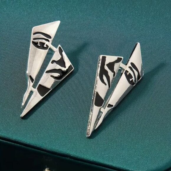 NEW Modernist Avant Garde Silver and Black Geometric Face Earrings - Picture 3 of 4